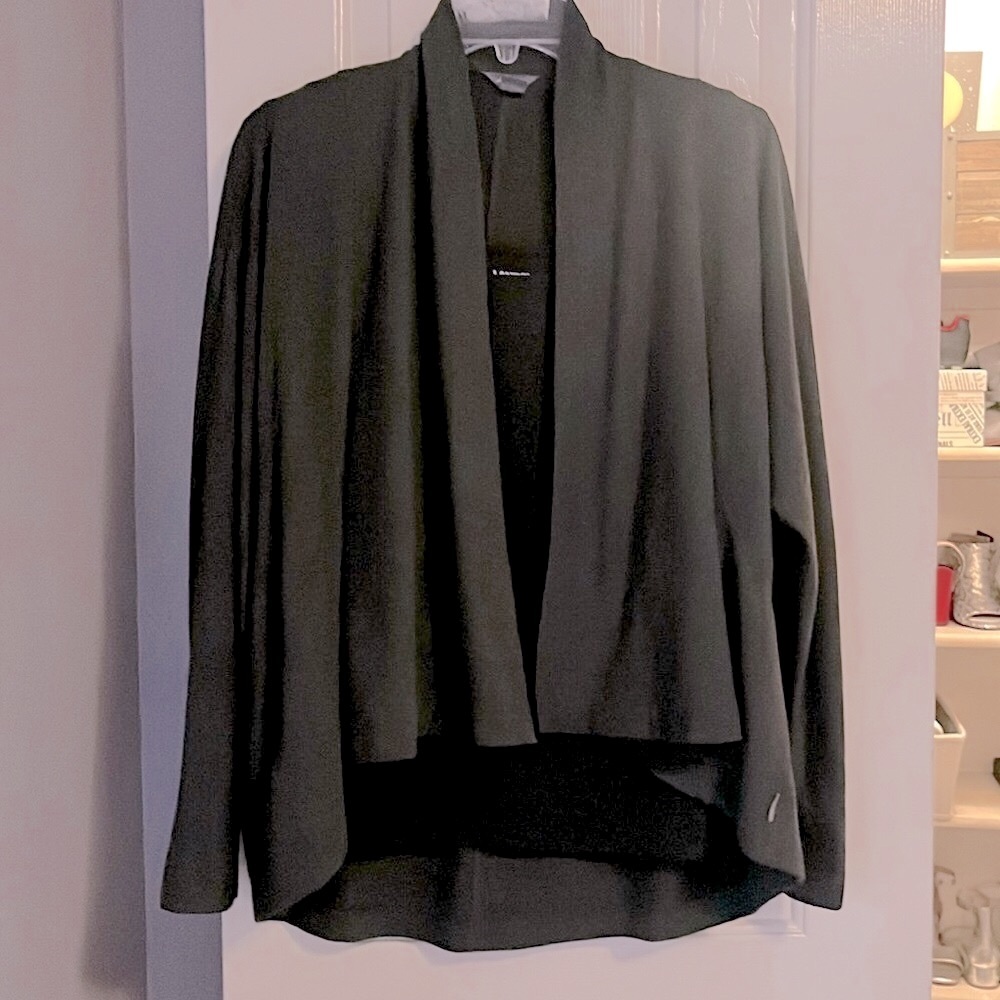 Eddie Bauer dark gray lightweight knit cardigan, size Medium